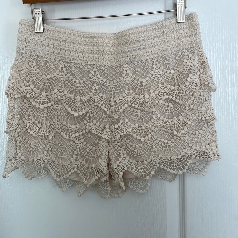 Jolt lace shorts